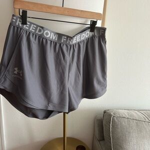 Under Armour Gray Play Up Running Work Out Shorts Loose Fit Size XL
